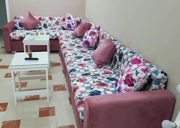 Hostel Sweet - للأجانب فقط